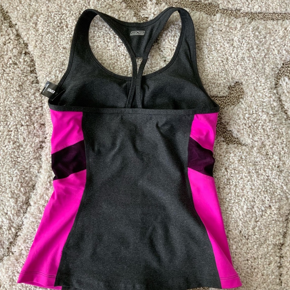 Express Core Tank Top - Picture 2 of 4